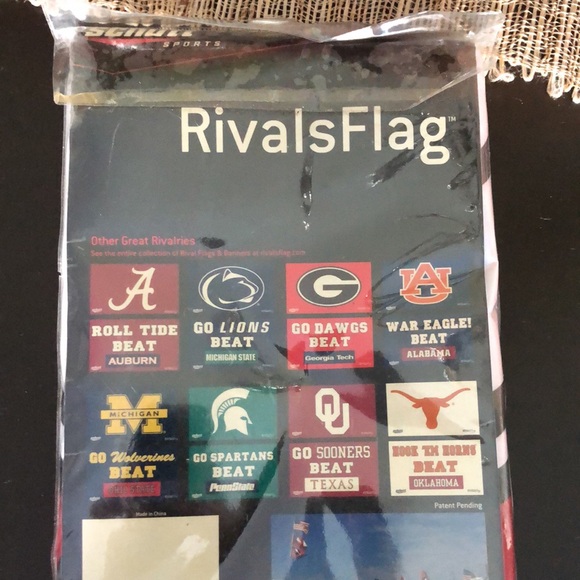 Schutt Rivals flag Razorbacks - Picture 3 of 3